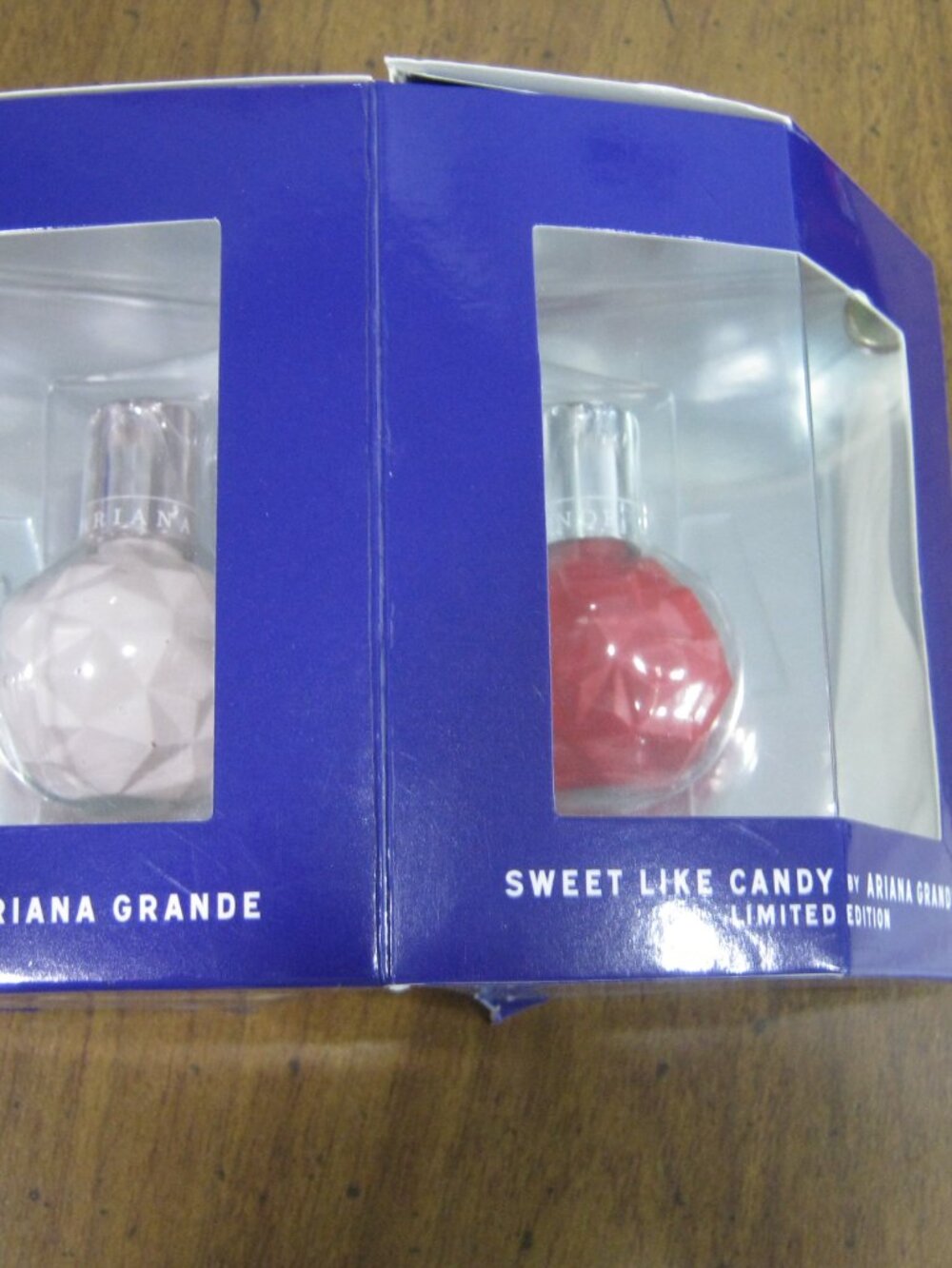 Ariana Grande .25 Mini Set - Picture 2 of 4